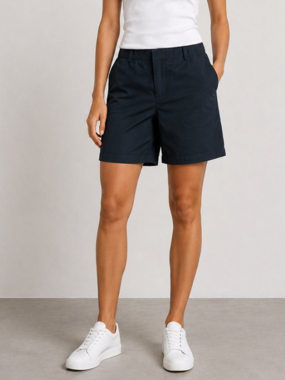 Under Armour Women’s Bermuda Shorts – Size 8